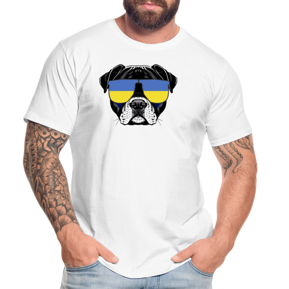 Hund mit Ukraine-Sonnenbrille "Männer"-Schnitt T-Shirt - weiß